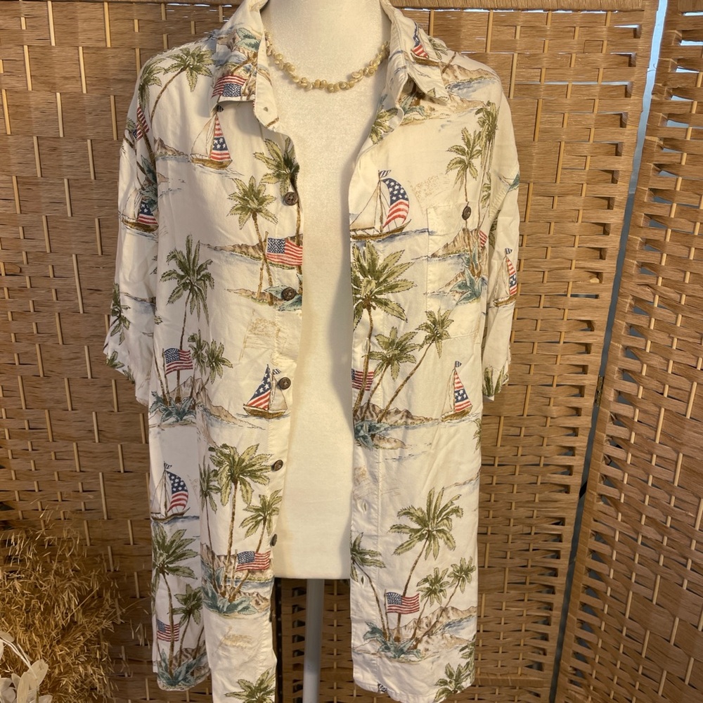 Men's White Hawaiian Print Short-Sleeve Shirt